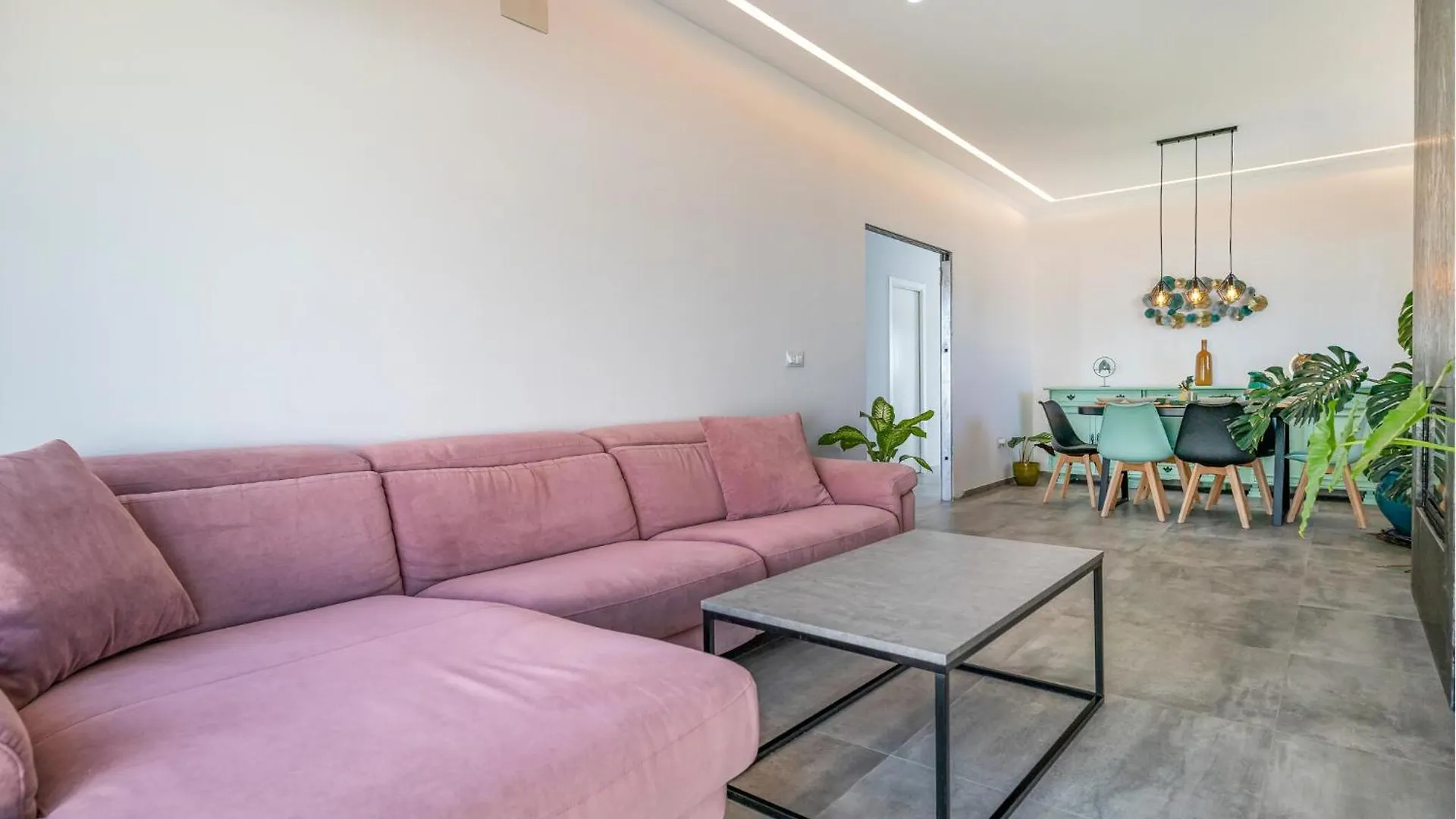 3 Bedroom Awesome Home In Chiclana De La Fronter チクラナ・デ・ラ・フロンテーラ 0*,
